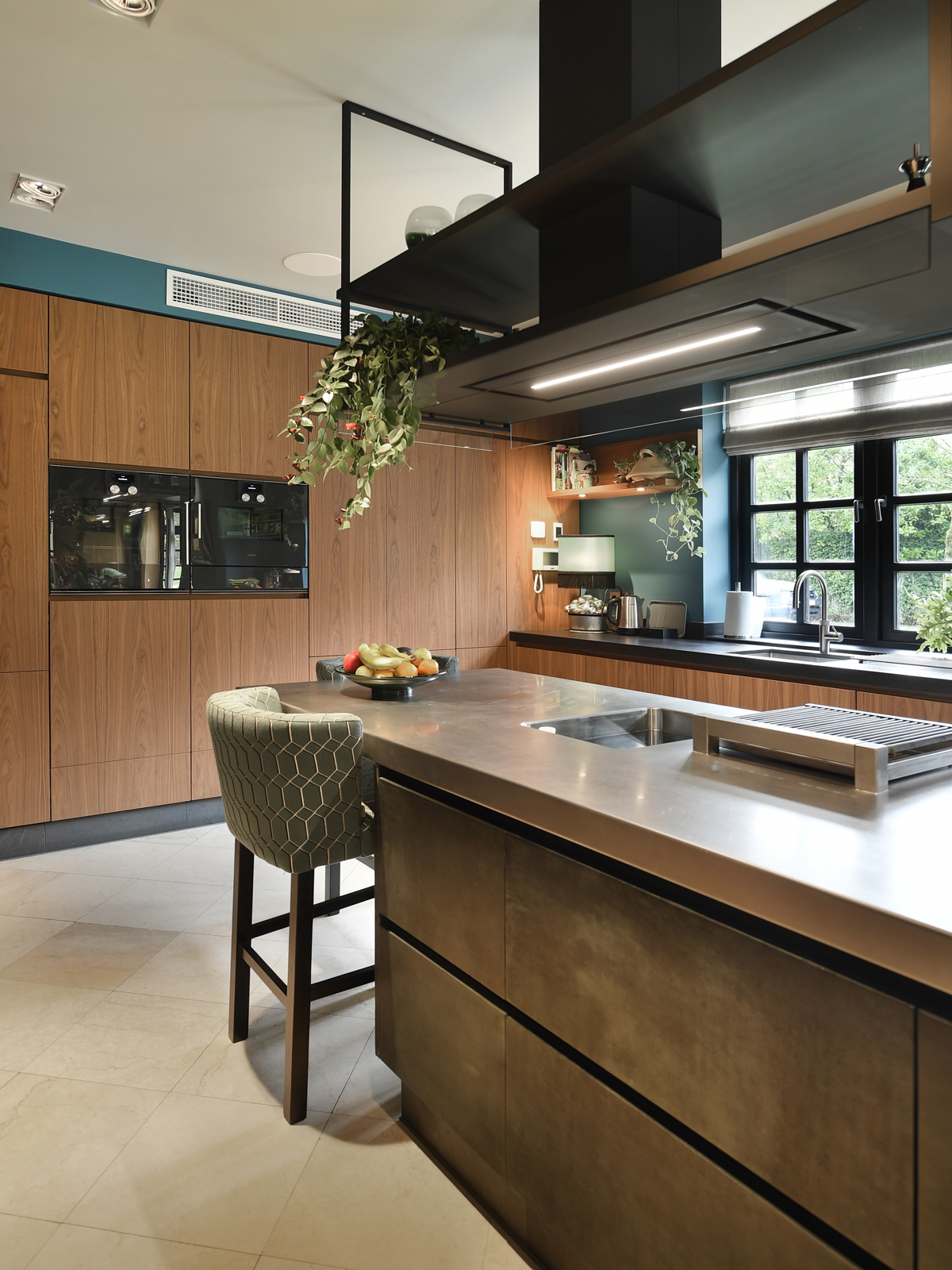 Een luxe woonkeuken met een statement keukenblok - The Art of Living ...