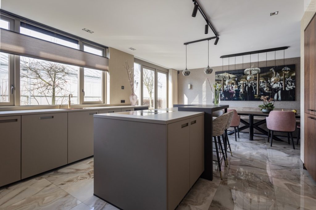 Een prachtige woonkeuken van SmartDesign Keukenstudio - The Art of ...